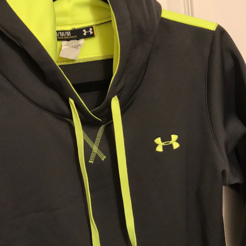 Cute & Comfy 🍁 UNDER ARMOUR Hoodie